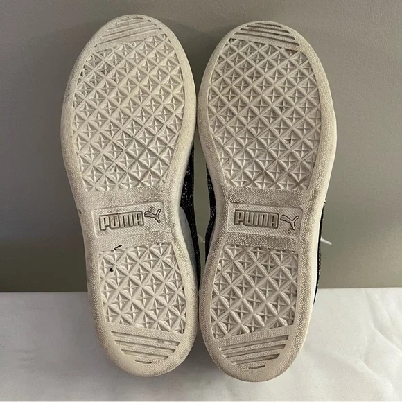 PUMA SNEAKERS, Women’s Sz 6.5, White Leather Sneakers w/ Snake Print Form Strip. - Picture 10 of 11